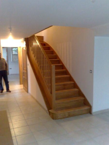 Le même escalier après habillage bois
